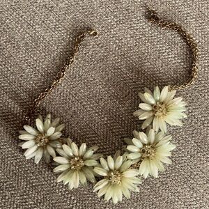 Francesca’s Collections Flower Necklace